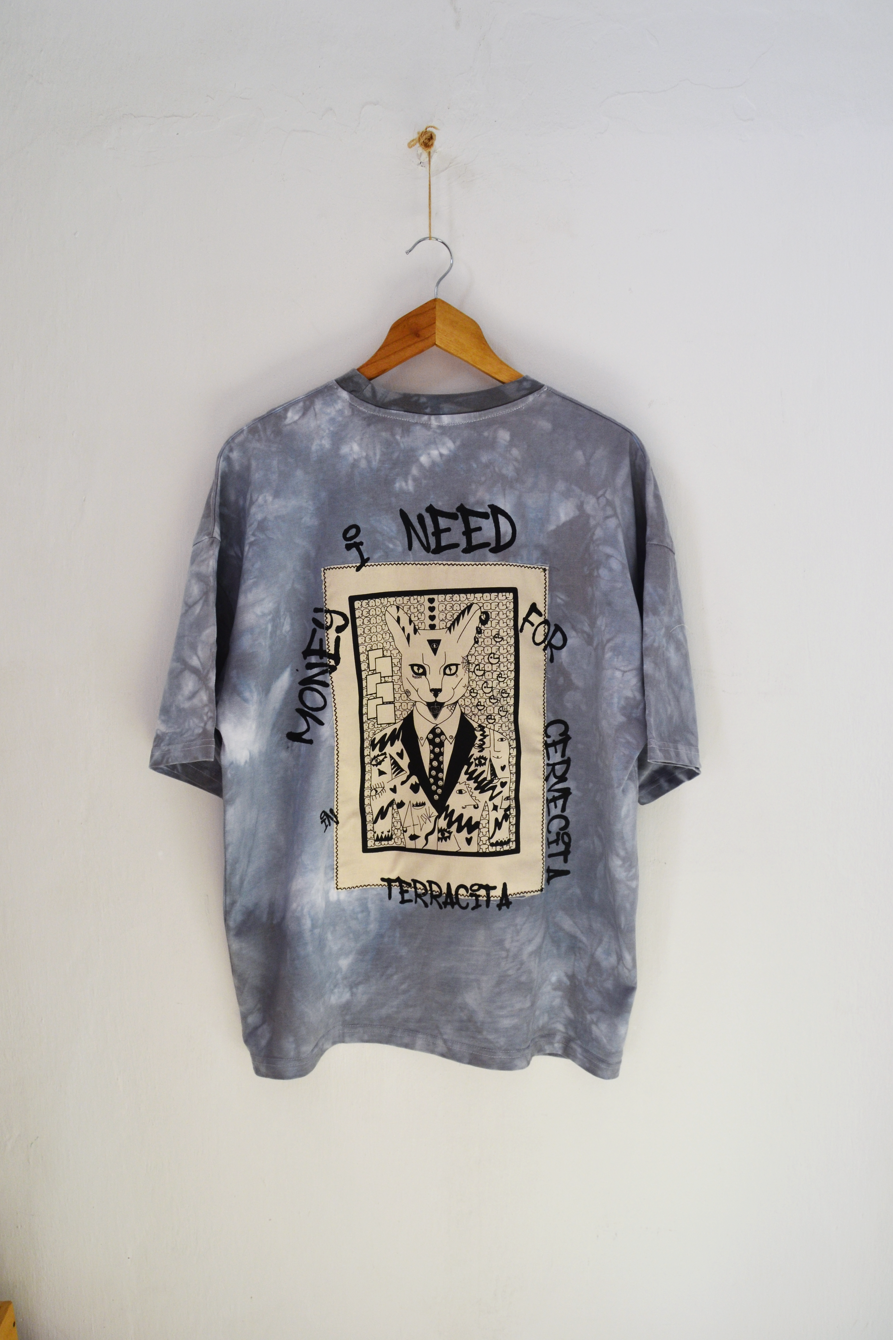 Camiseta NEED MONEY